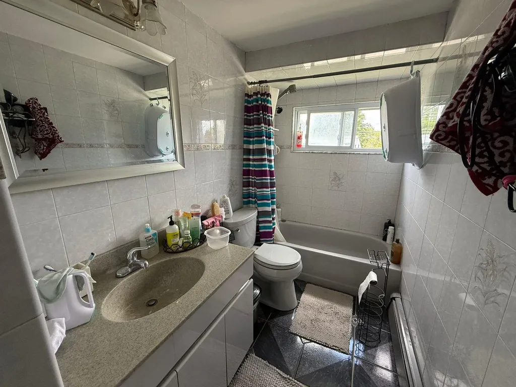 21 Eagle Street Selden NY 11784
