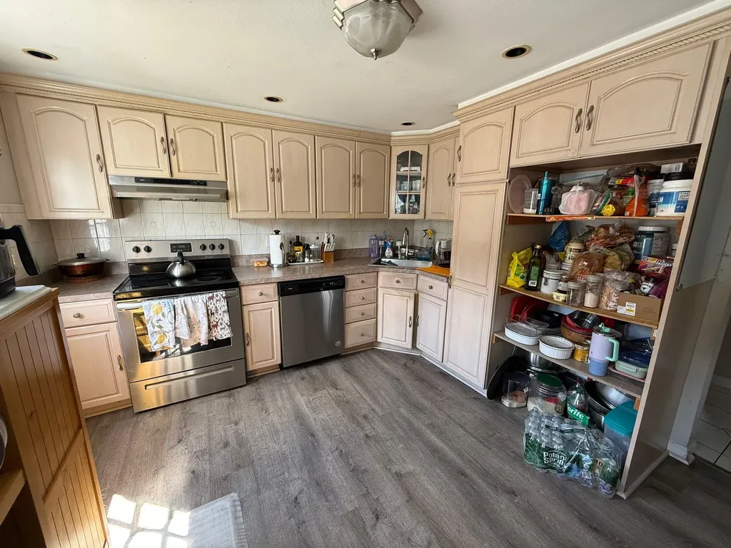 21 Eagle Street Selden NY 11784