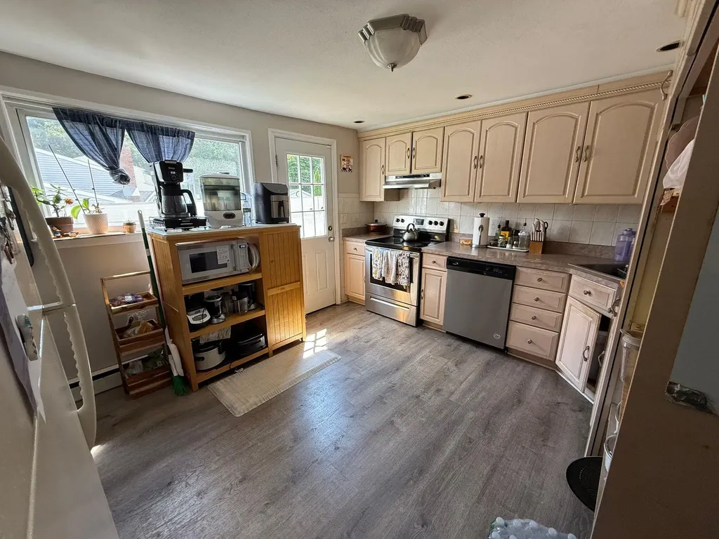 21 Eagle Street Selden NY 11784