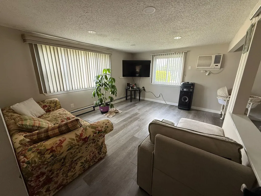 21 Eagle Street Selden NY 11784