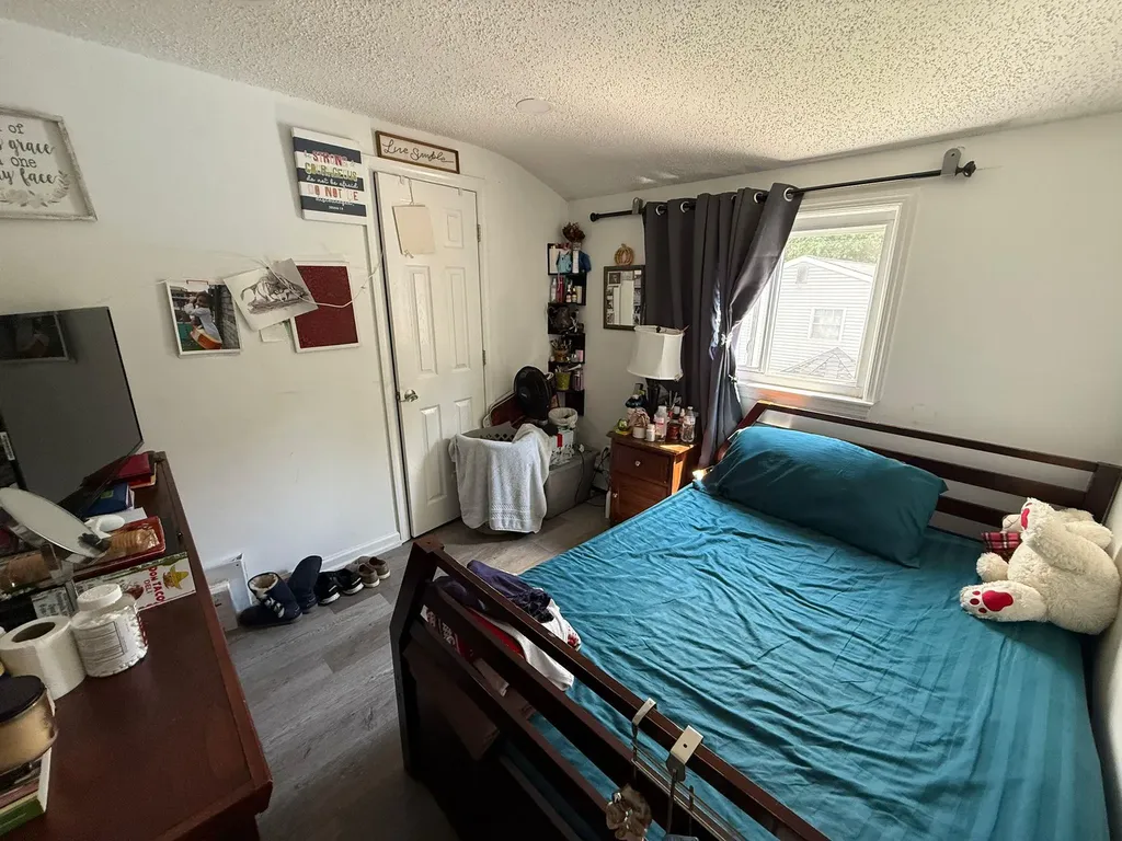 21 Eagle Street Selden NY 11784