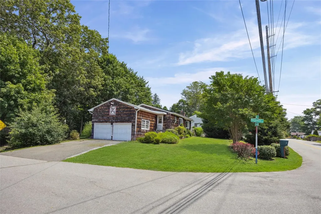 29 King Road Rocky Point NY 11778
