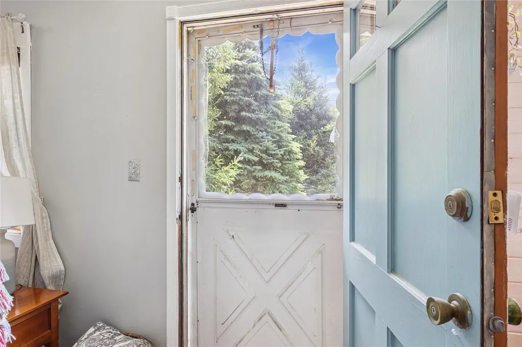 29 King Road Rocky Point NY 11778