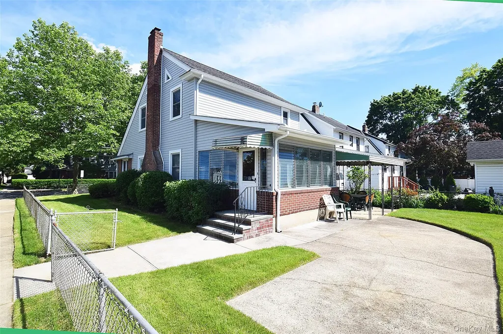 57 Nieman Avenue Lynbrook NY 11563