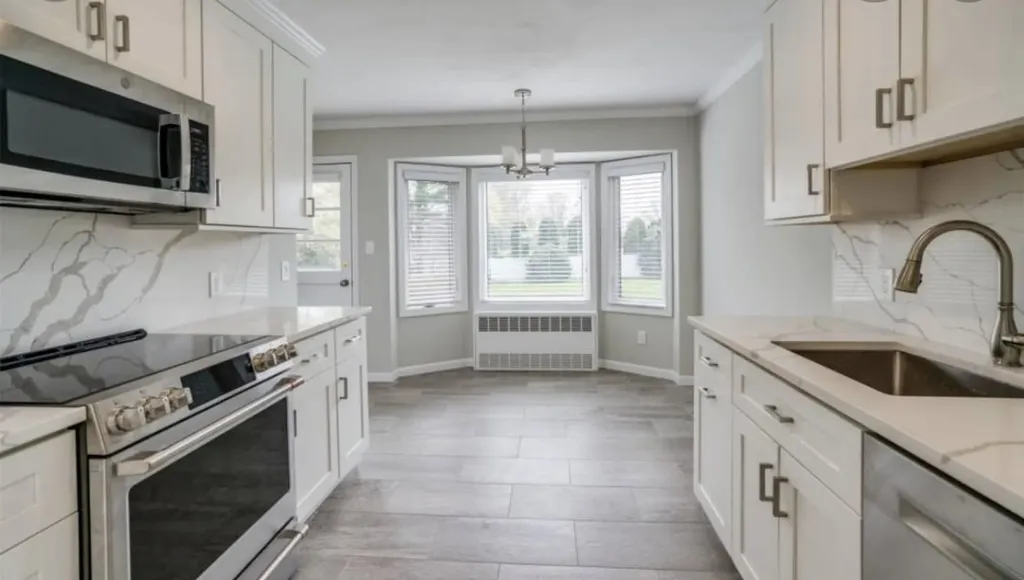 4 Pell Lane Syosset NY 11791