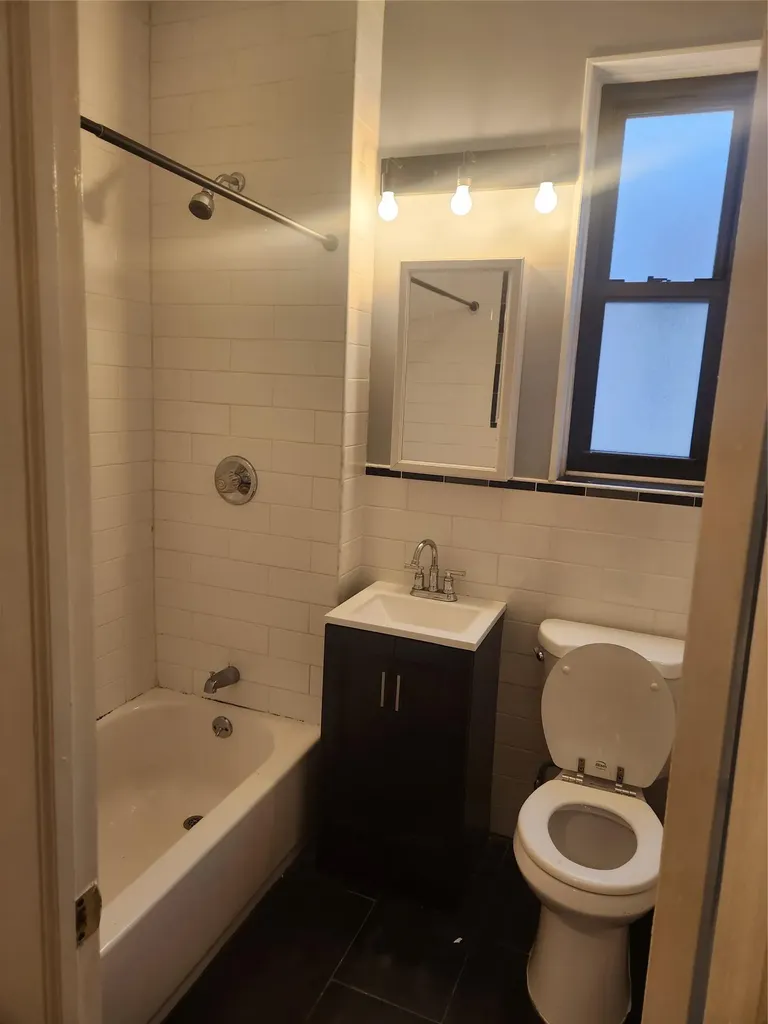 3552 Willett Avenue Bronx NY 10467