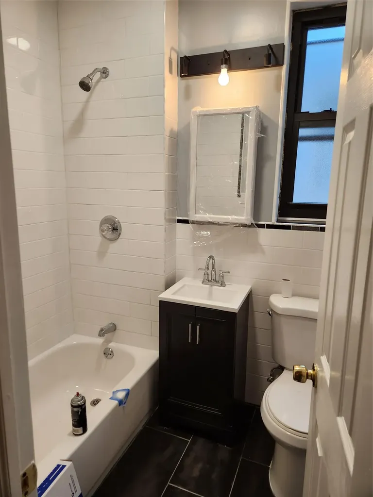 3552 Willett Avenue Bronx NY 10467