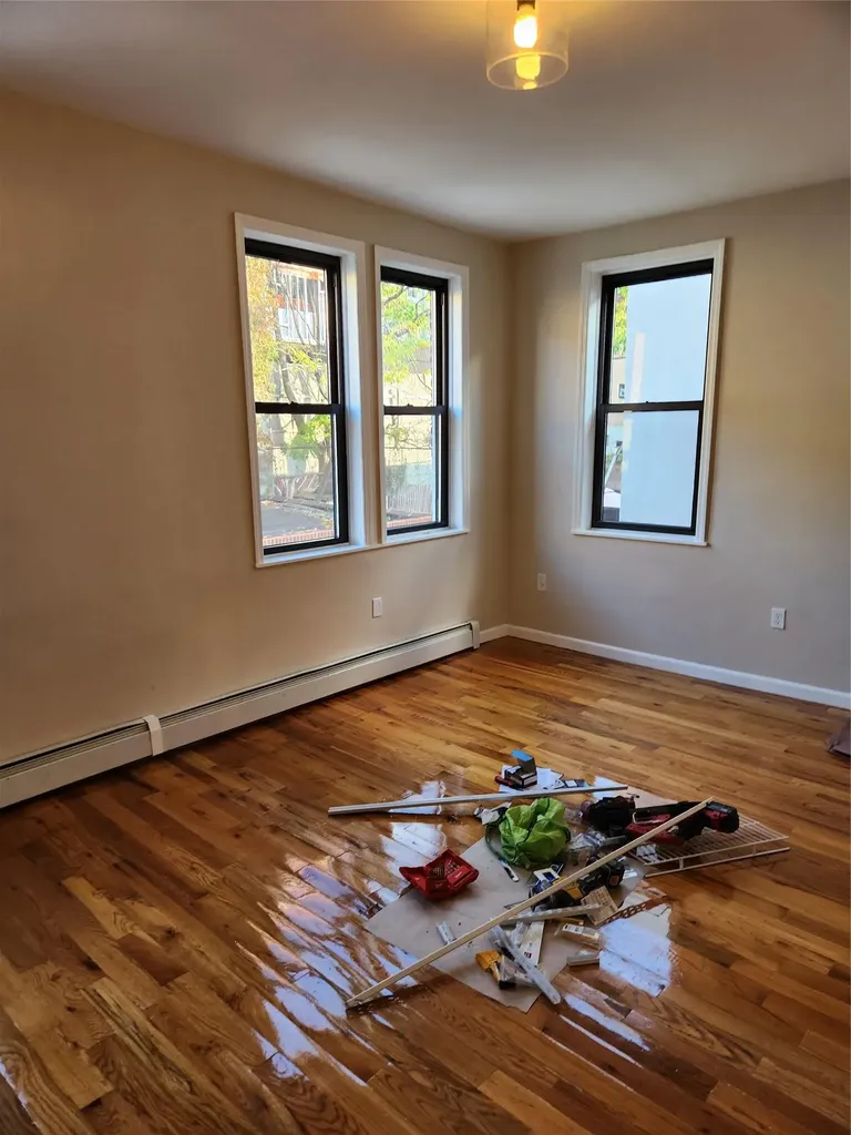 3552 Willett Avenue Bronx NY 10467