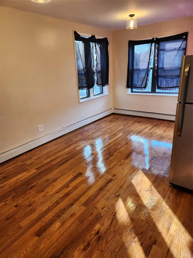 3552 Willett Avenue Bronx NY 10467