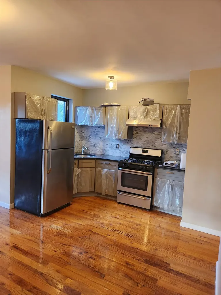 3552 Willett Avenue Bronx NY 10467