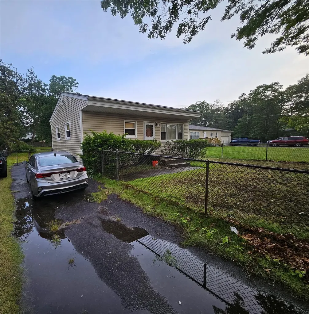 83 Priscilla Avenue Riverhead NY 11901