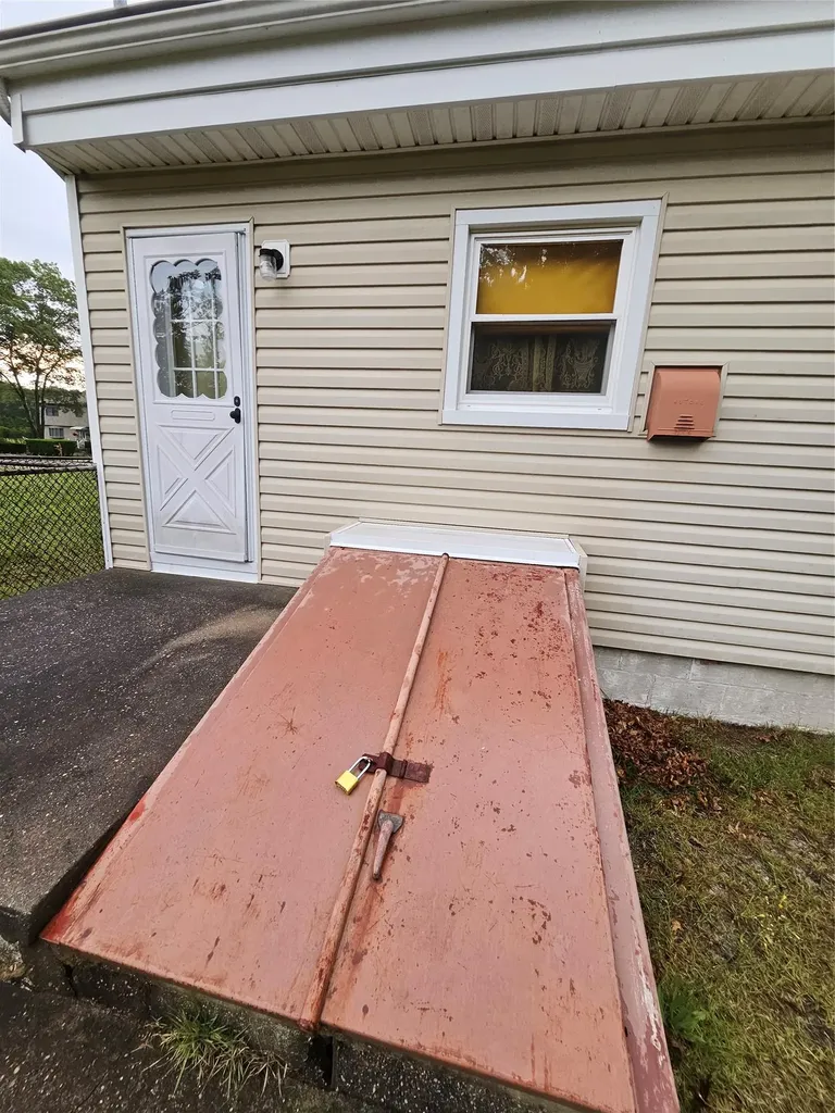 83 Priscilla Avenue Riverhead NY 11901