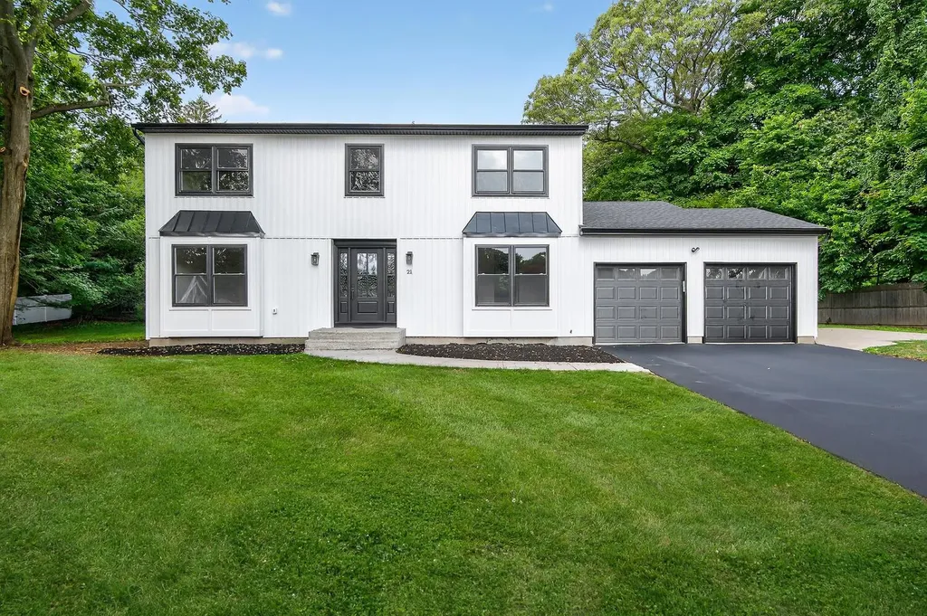 21 Kent Place Smithtown NY 11787