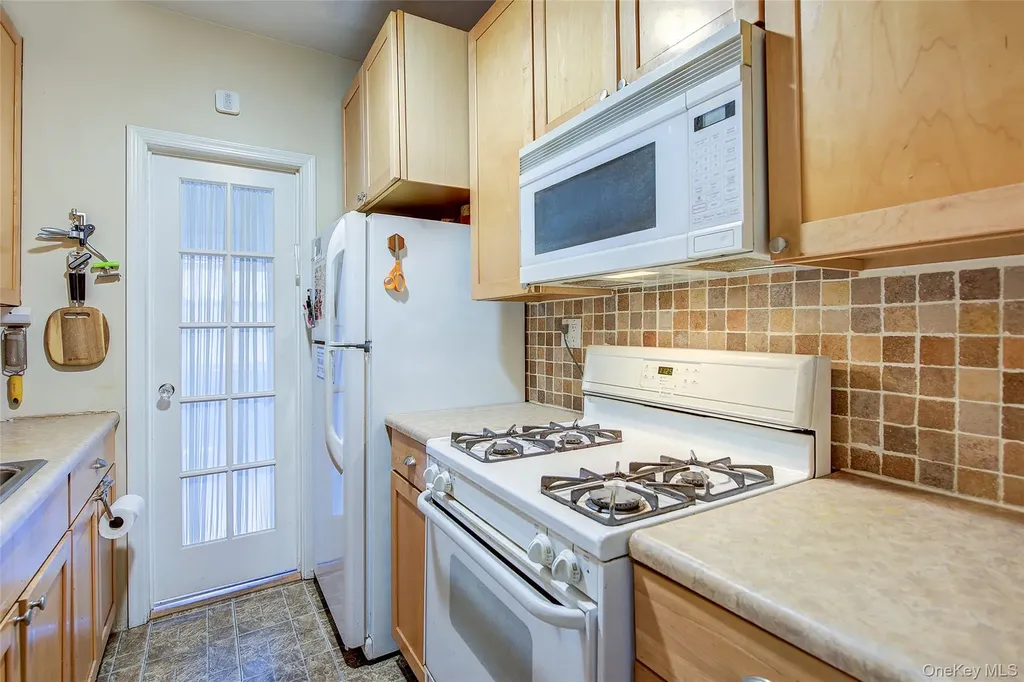 118-11 84th Avenue Kew Gardens NY 11415