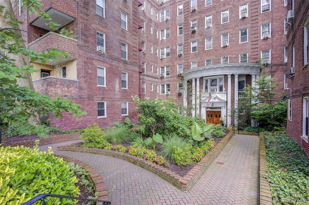 118-11 84th Avenue Kew Gardens NY 11415