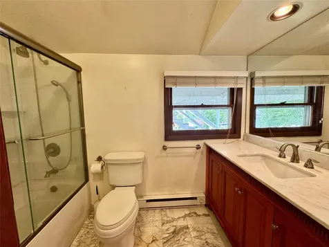 11 Knollcrest Drive New Fairfield CT 06812