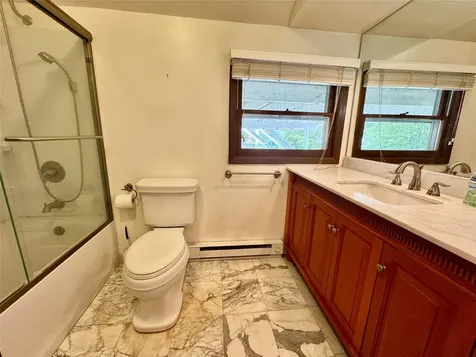 11 Knollcrest Drive New Fairfield CT 06812