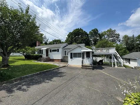 11 Knollcrest Drive New Fairfield CT 06812