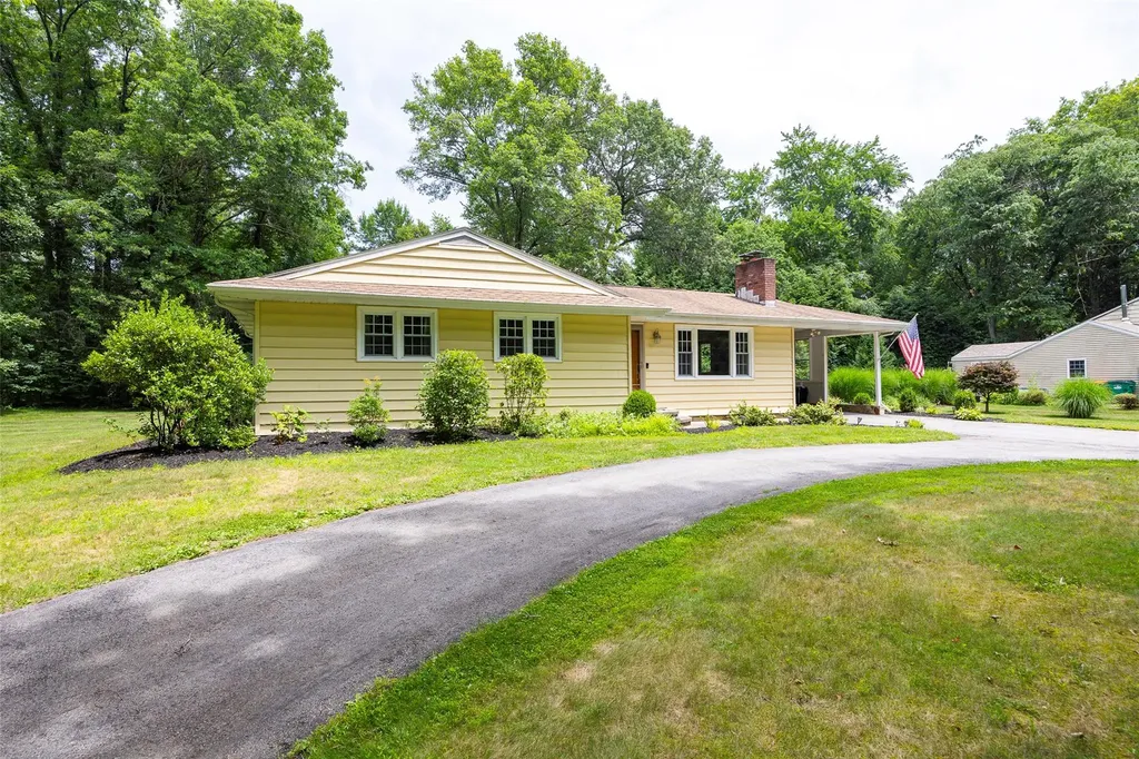 18 Alexander Boulevard Poughkeepsie NY 12603