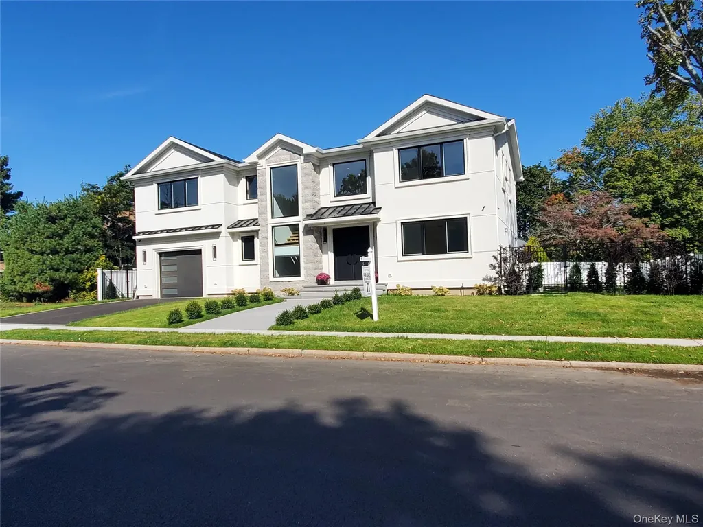 65 Page Lane Westbury NY 11590