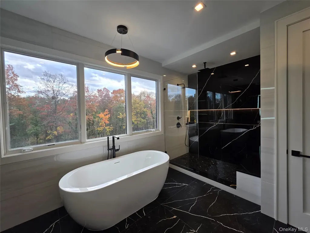 65 Page Lane Westbury NY 11590