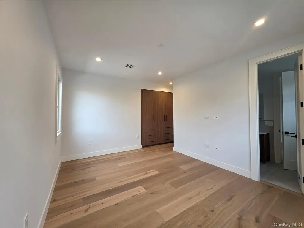 65 Page Lane Westbury NY 11590