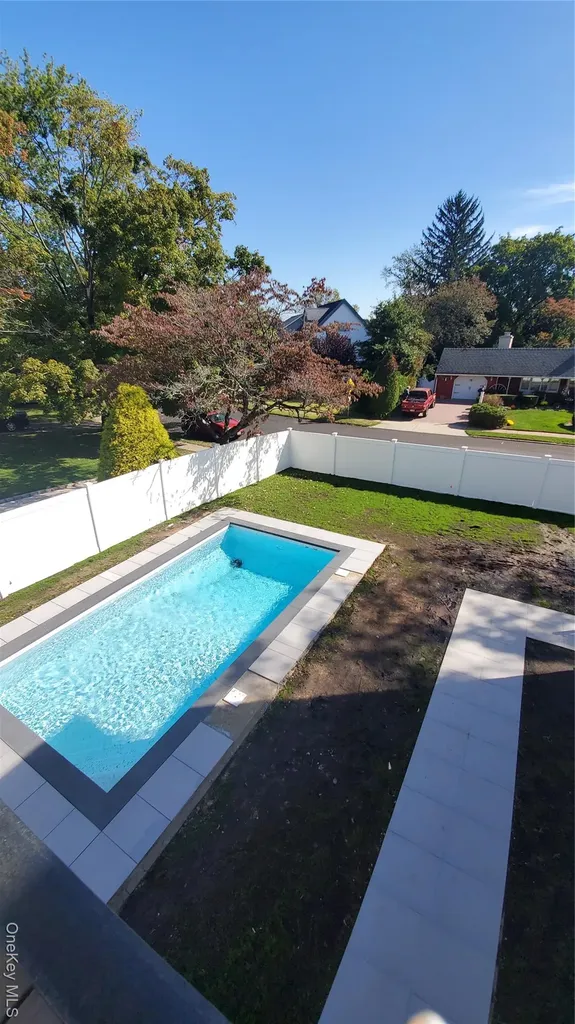 65 Page Lane Westbury NY 11590