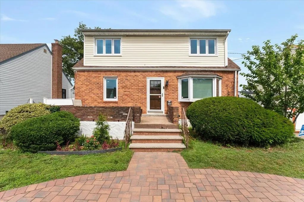 1434 Noel Avenue Hewlett NY 11557