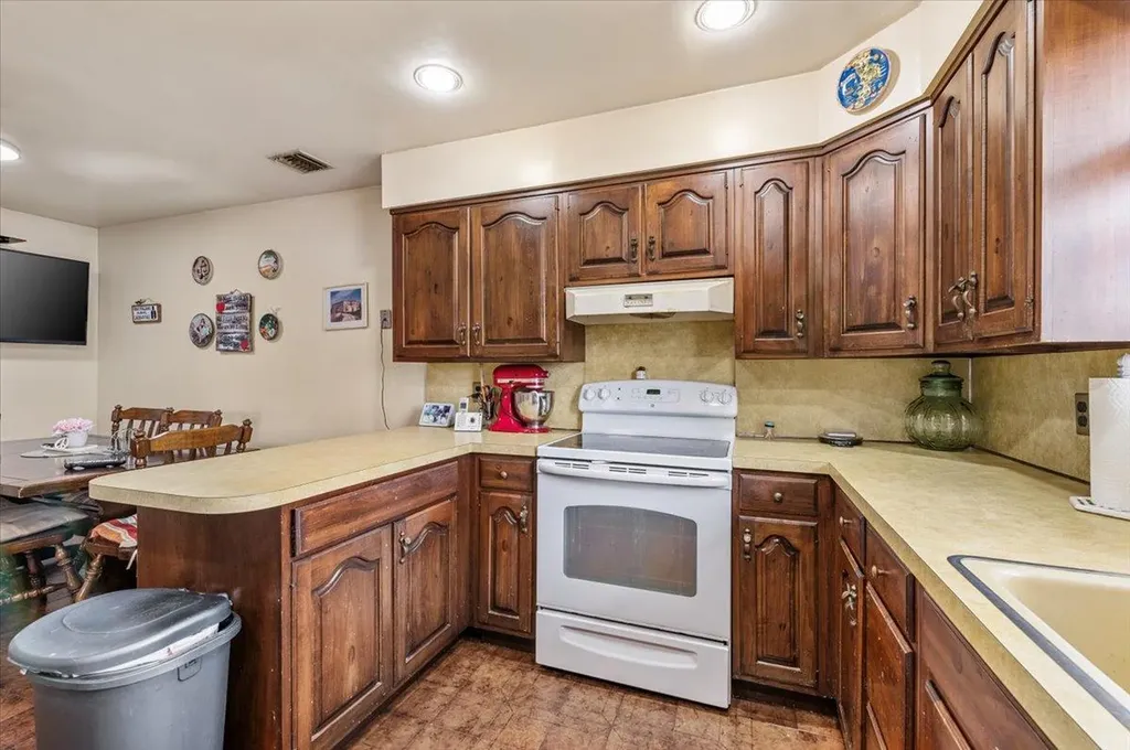 227 Randall Avenue Lawrence NY 11559