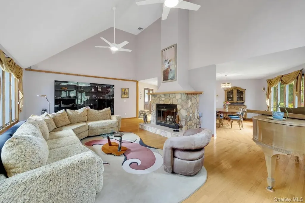 3 Farese Way Amawalk NY 10501