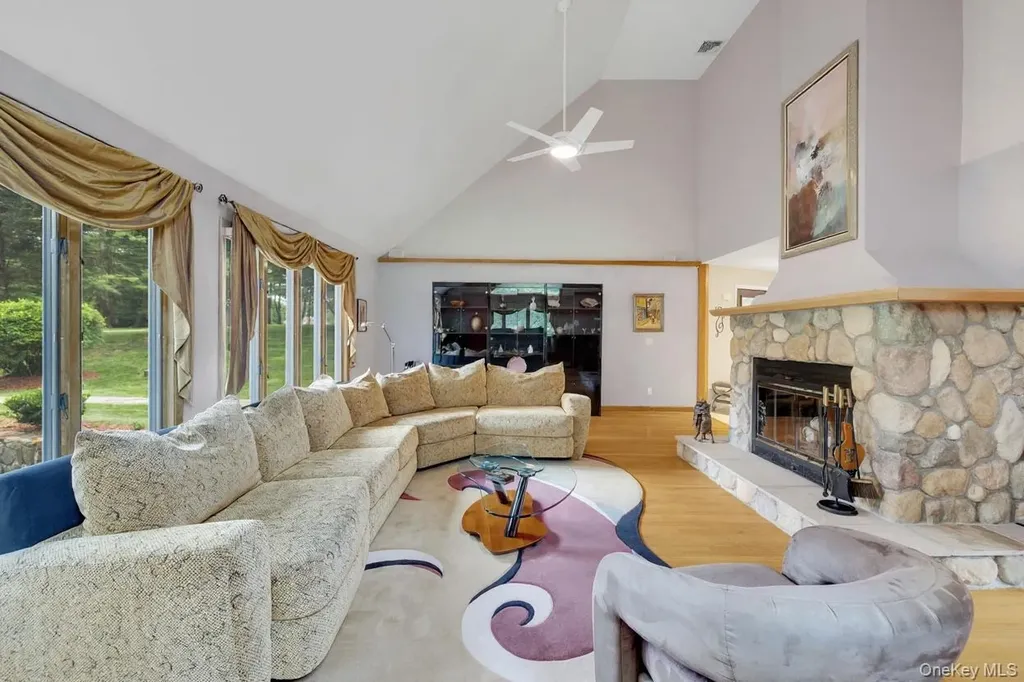 3 Farese Way Amawalk NY 10501