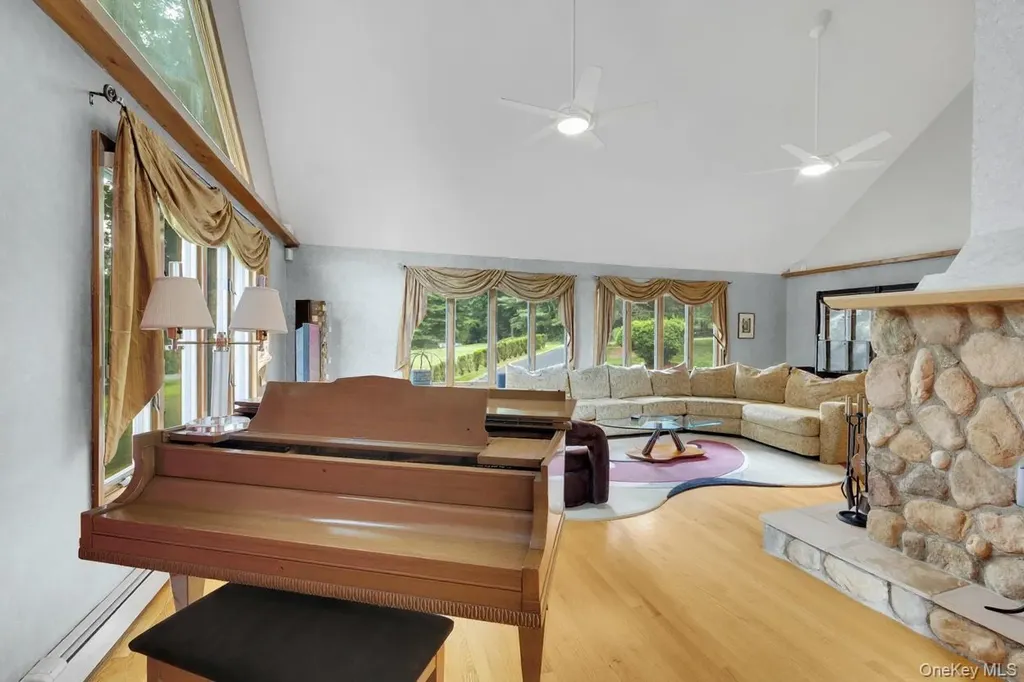 3 Farese Way Amawalk NY 10501