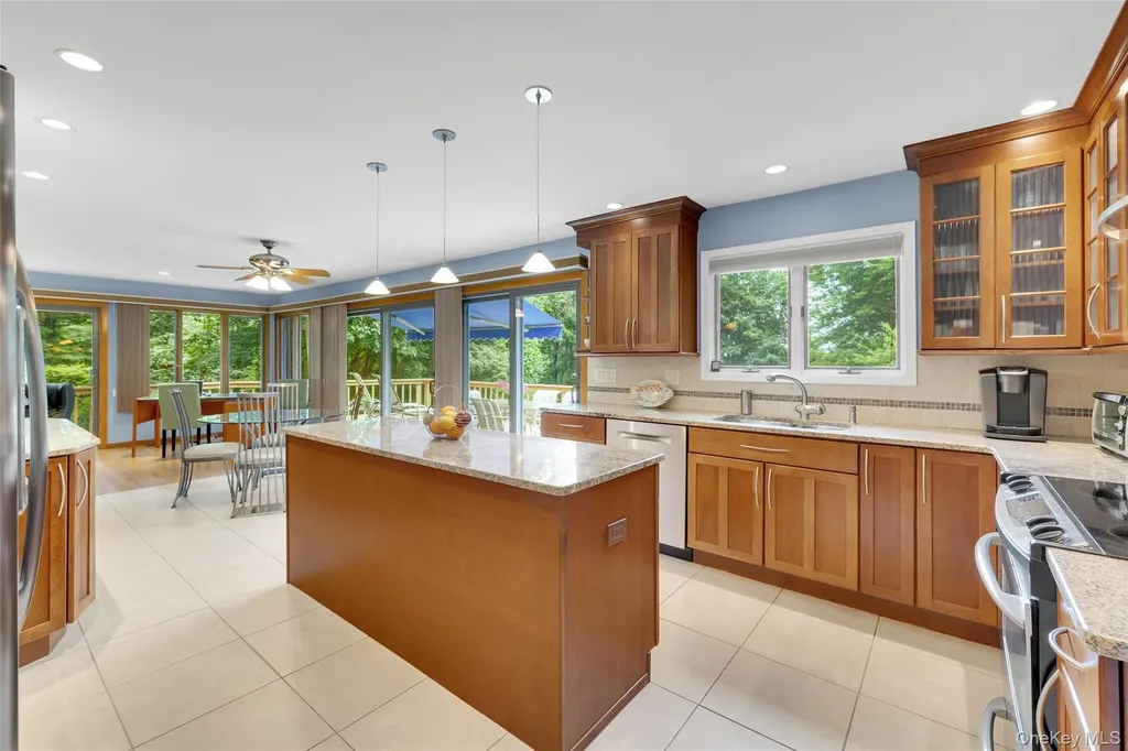 3 Farese Way Amawalk NY 10501