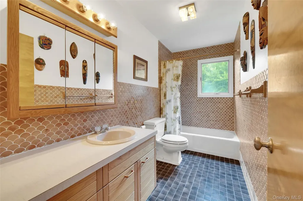 3 Farese Way Amawalk NY 10501