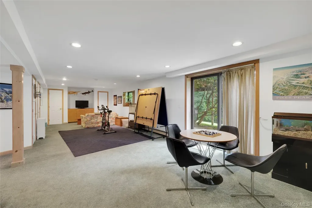 3 Farese Way Amawalk NY 10501