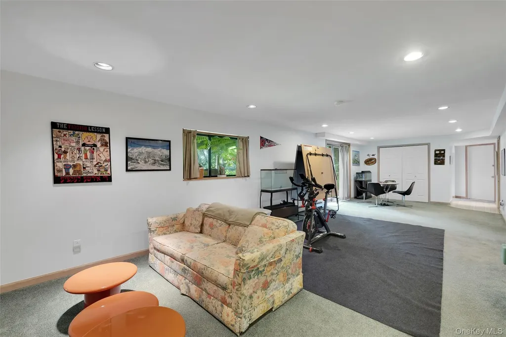 3 Farese Way Amawalk NY 10501