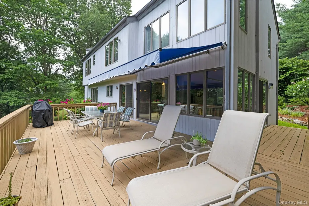 3 Farese Way Amawalk NY 10501