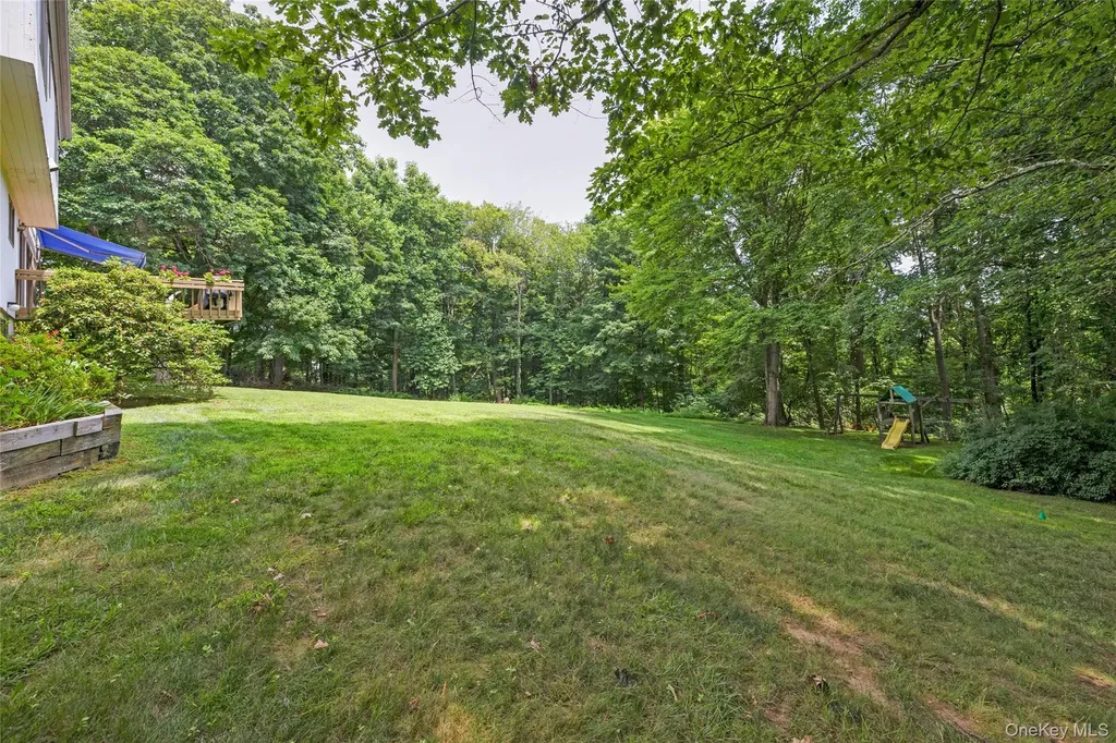 3 Farese Way Amawalk NY 10501