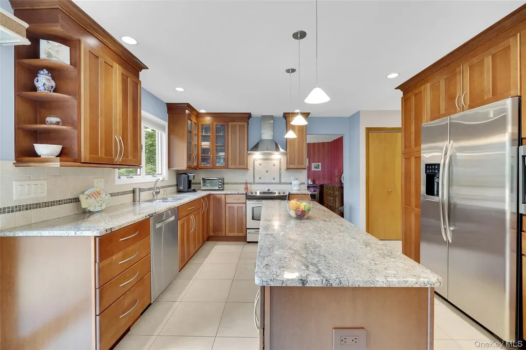 3 Farese Way Amawalk NY 10501
