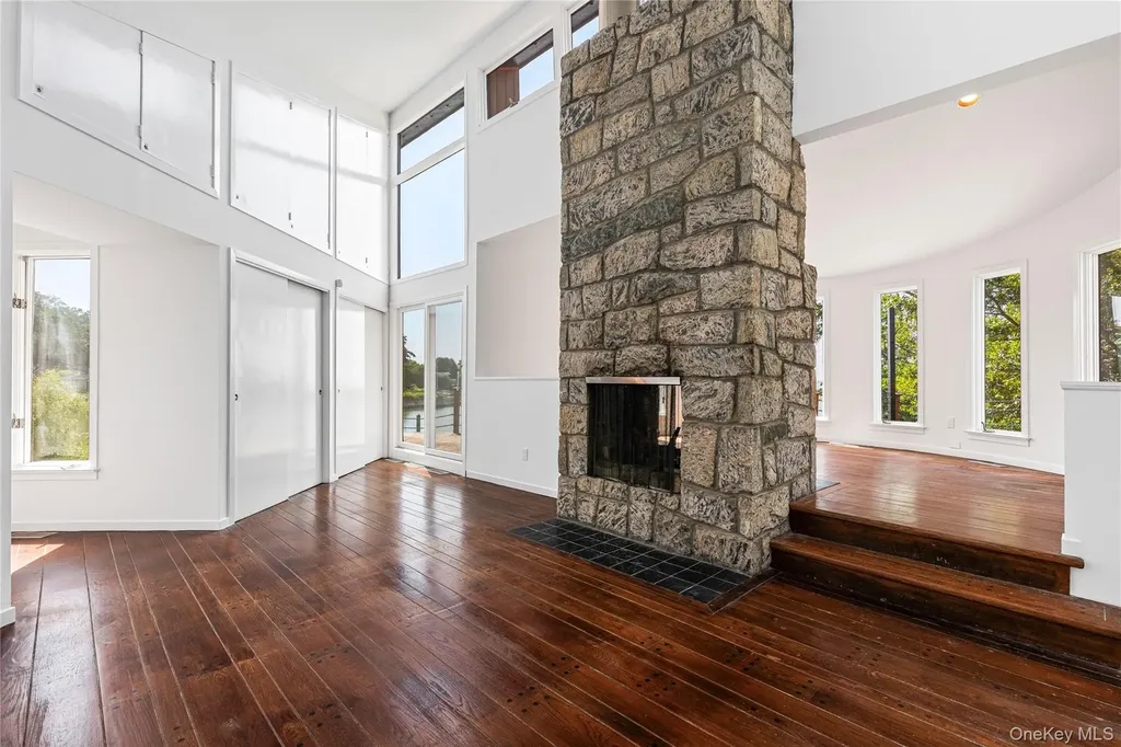 1160 Greacen Point Road Mamaroneck NY 10543