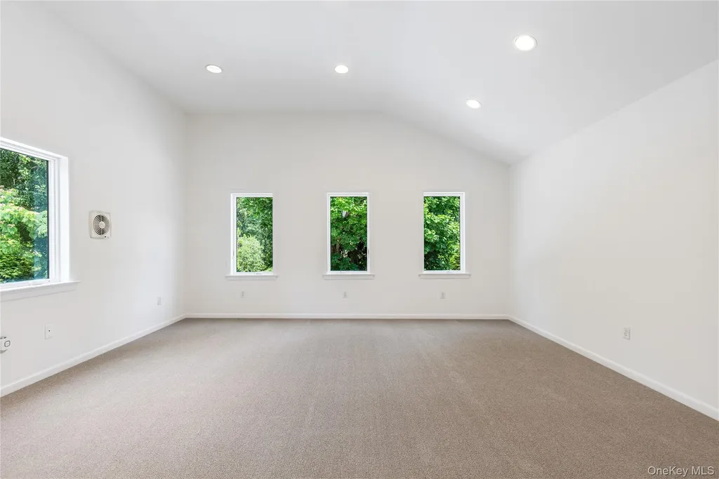 1160 Greacen Point Road Mamaroneck NY 10543