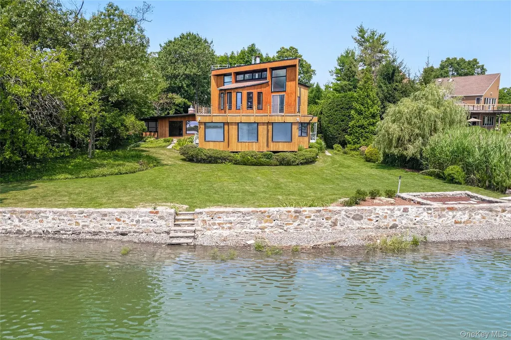 1160 Greacen Point Road Mamaroneck NY 10543