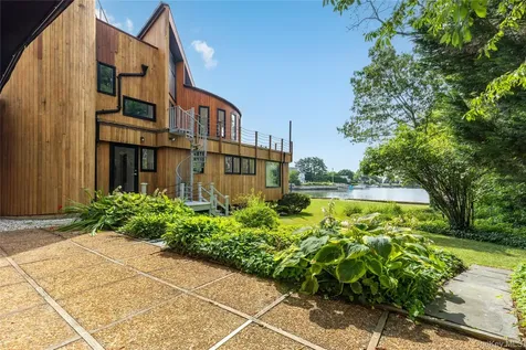 1160 Greacen Point Road Mamaroneck NY 10543