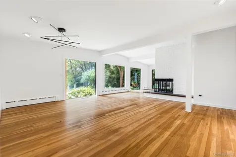 1160 Greacen Point Road Mamaroneck NY 10543