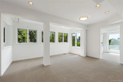 1160 Greacen Point Road Mamaroneck NY 10543