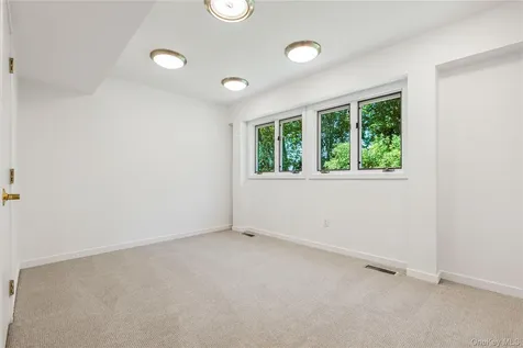 1160 Greacen Point Road Mamaroneck NY 10543