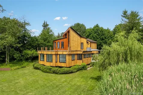 1160 Greacen Point Road Mamaroneck NY 10543