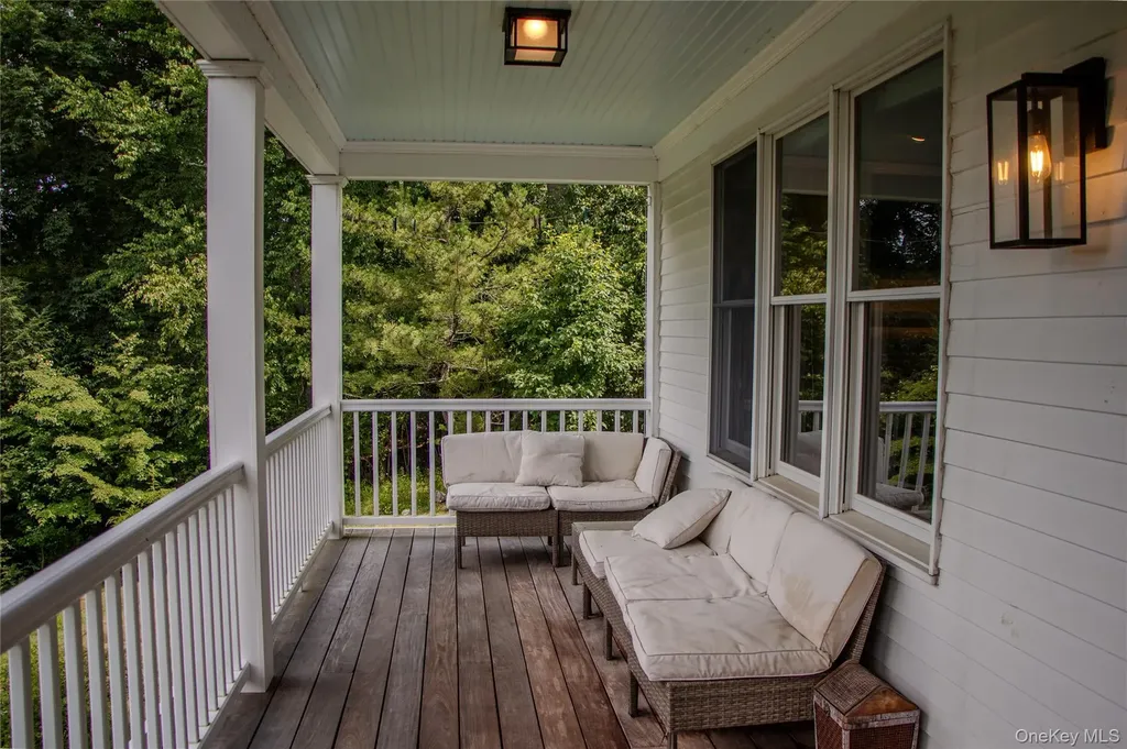 14 Ledge Rock Court Garrison NY 10524
