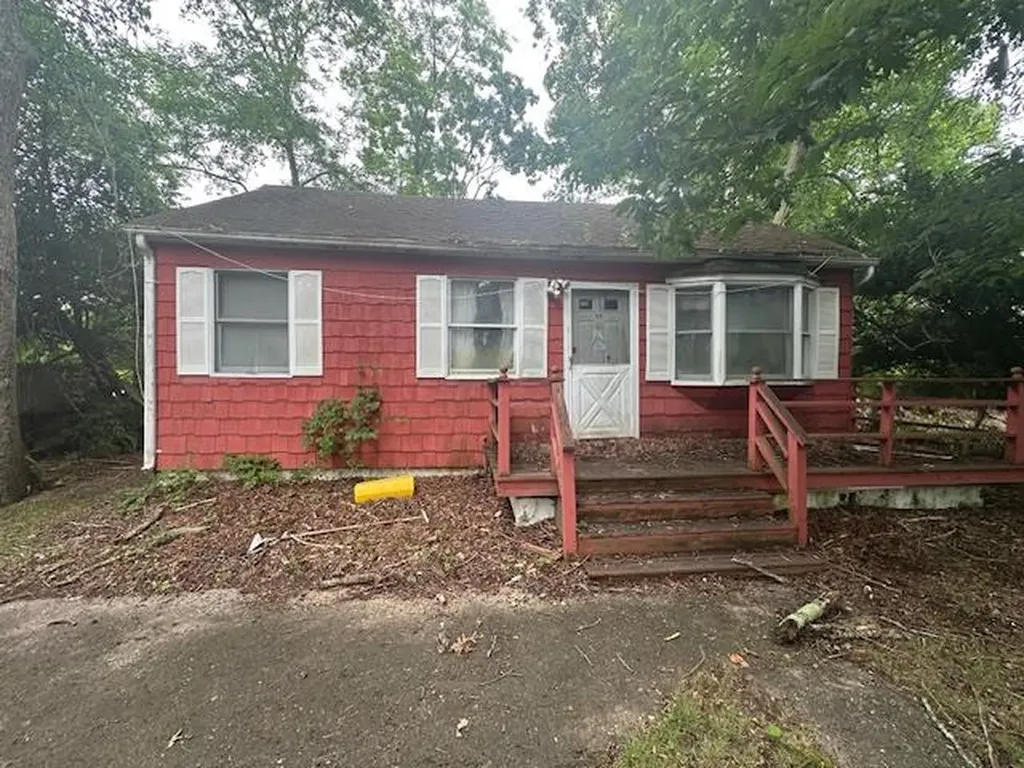 77 Spar Drive Mastic Beach NY 11951