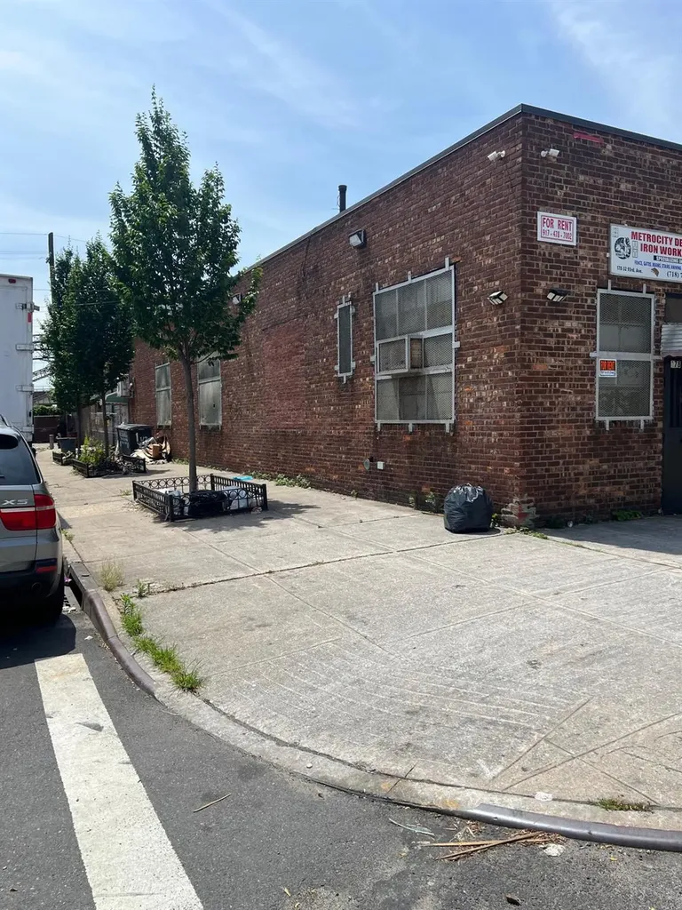 17832 93rd Avenue Jamaica NY 11433